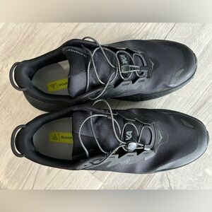 Men’s HOKA shoes. Size 10.5. Black. Great condition!